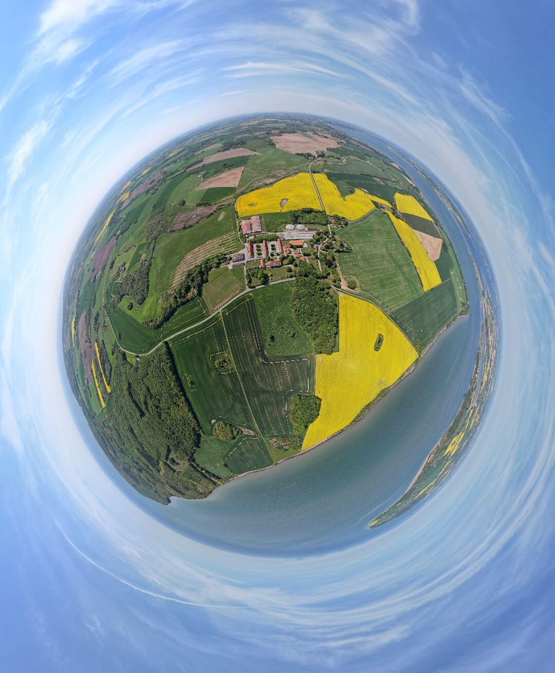 Gule marker formet som en Tiny Planet
